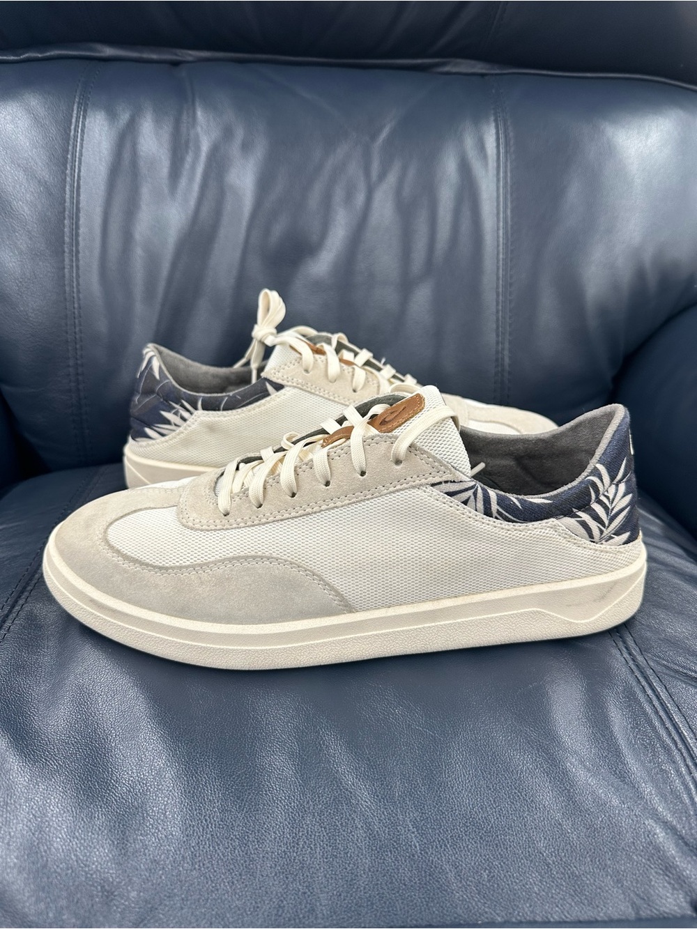 Olukai men’s punini sneaker off white aloha colorway tropical leaf size 11